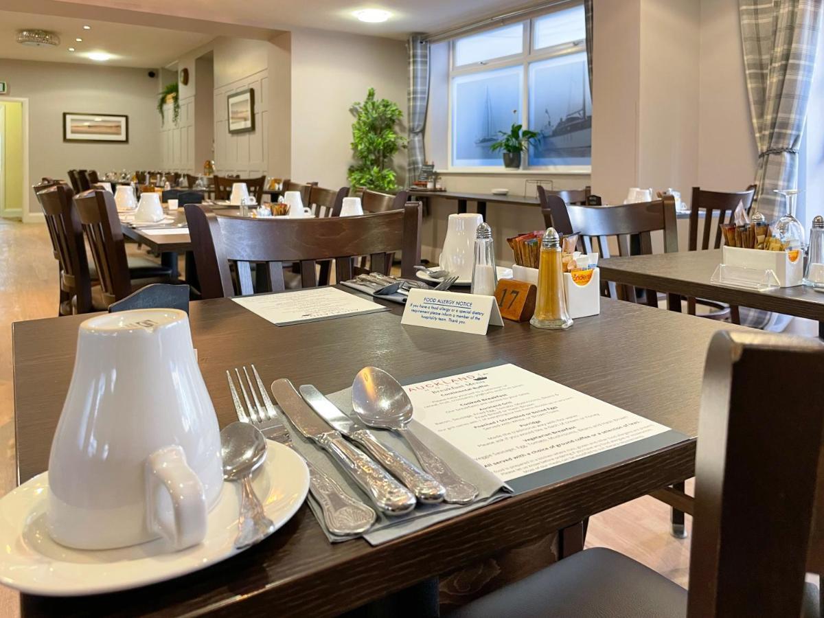 The Auckland Hotel Моркамб Екстериор снимка